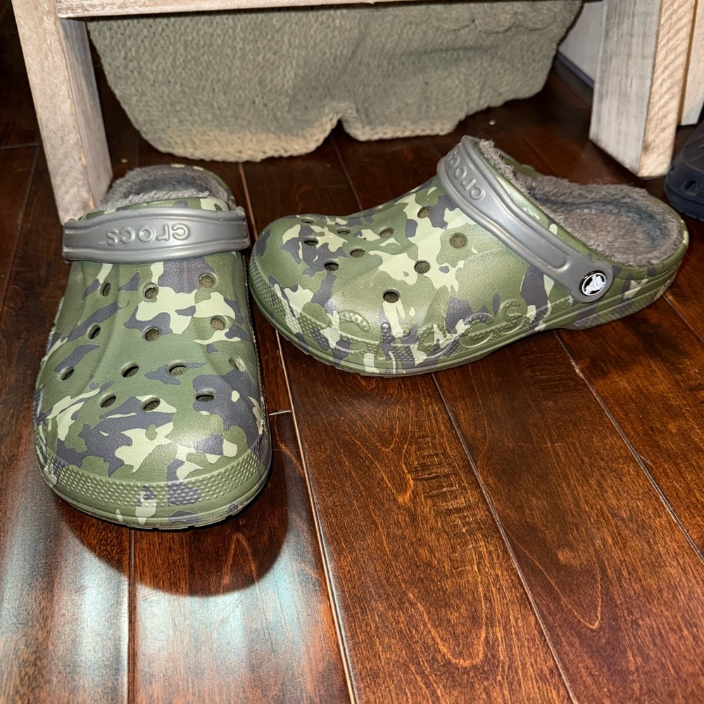 CROCS Green Camouflage with Gray Wool Lining